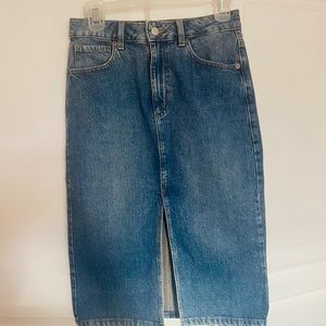 Denim pencil skirt